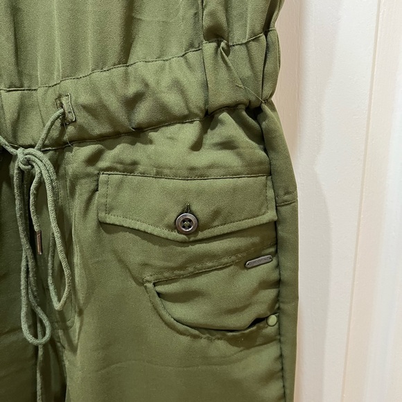 Jumpsuit (extra small) utility green with front and back pockets - Picture 1 of 7